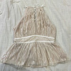 NEVER WORN: Lulu’s lace keyhole tank top. Size L.